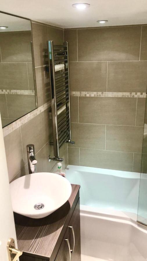Large 2 Beds Flat Overlooking Clapham Common Park 伦敦 外观 照片